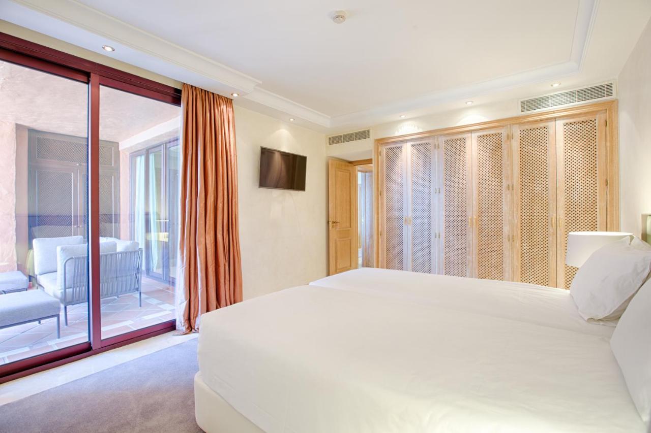 Bahia Beach Apartments 에스테포나 외부 사진