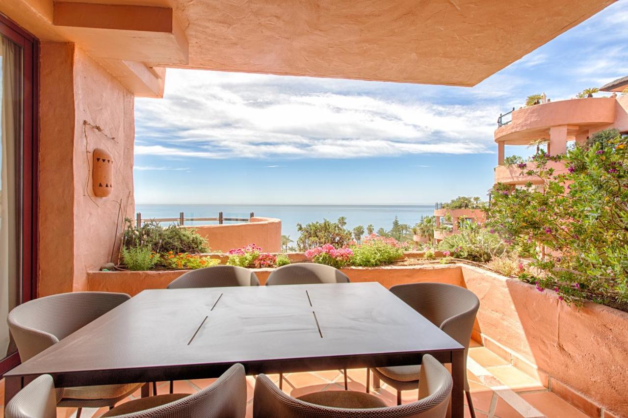 Bahia Beach Apartments 에스테포나 외부 사진