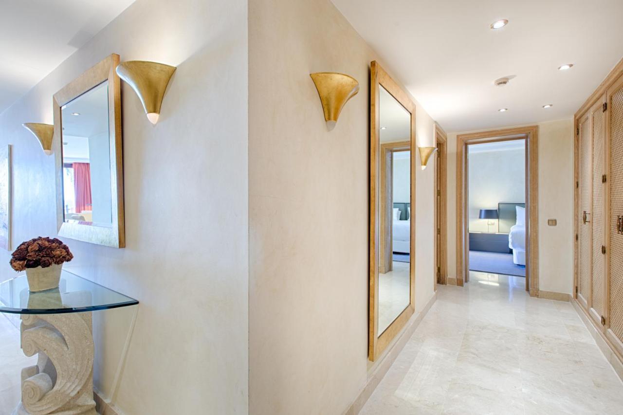 Bahia Beach Apartments 에스테포나 외부 사진