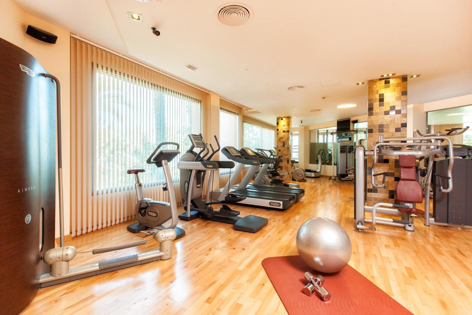 Bahia Beach Apartments 에스테포나 외부 사진