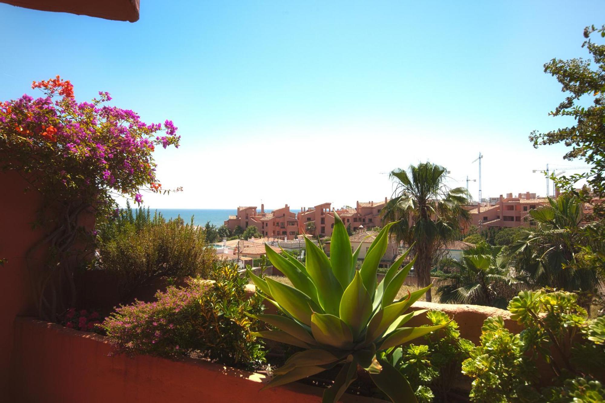 Bahia Beach Apartments 에스테포나 객실 사진