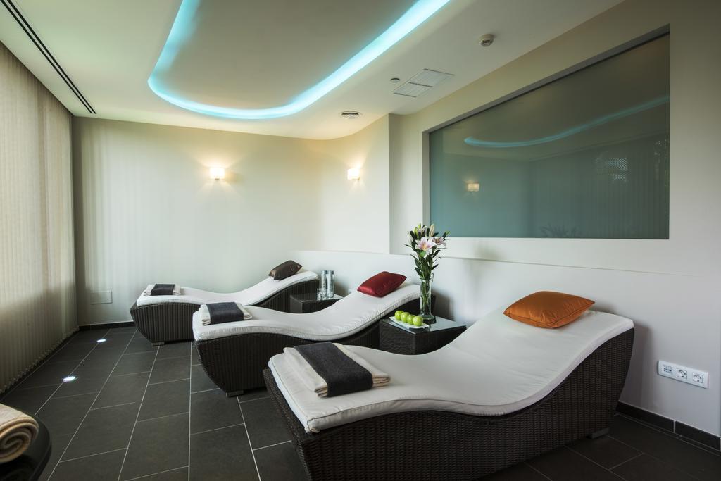 Bahia Beach Apartments 에스테포나 외부 사진
