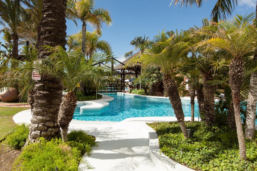 Bahia Beach Apartments 에스테포나 외부 사진