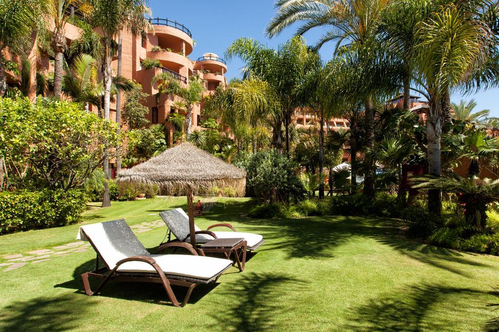 Bahia Beach Apartments 에스테포나 외부 사진