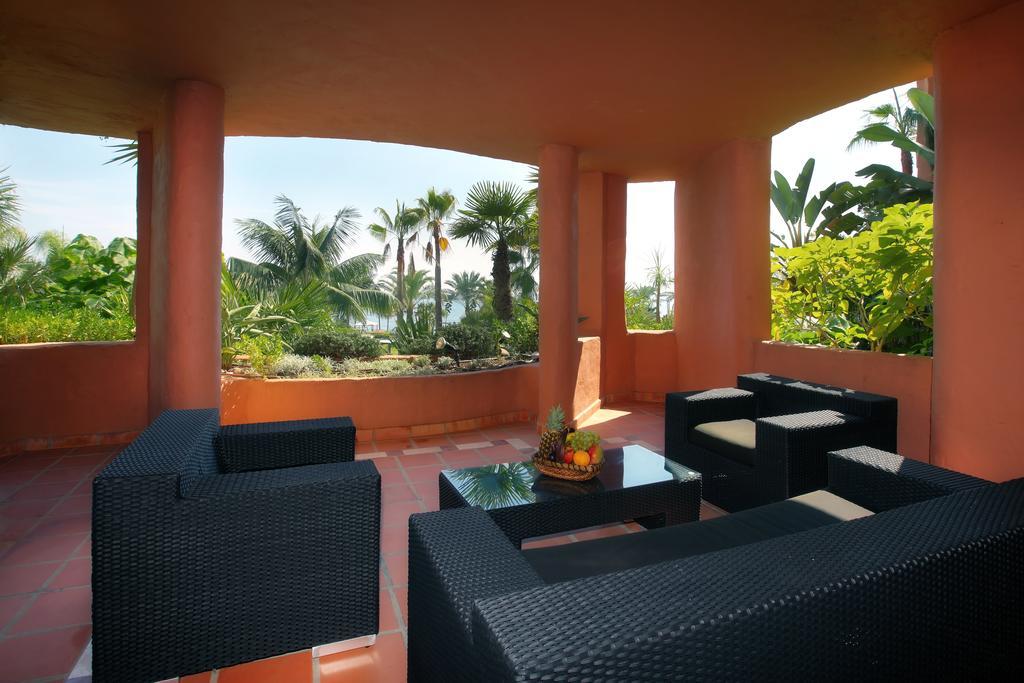 Bahia Beach Apartments 에스테포나 객실 사진
