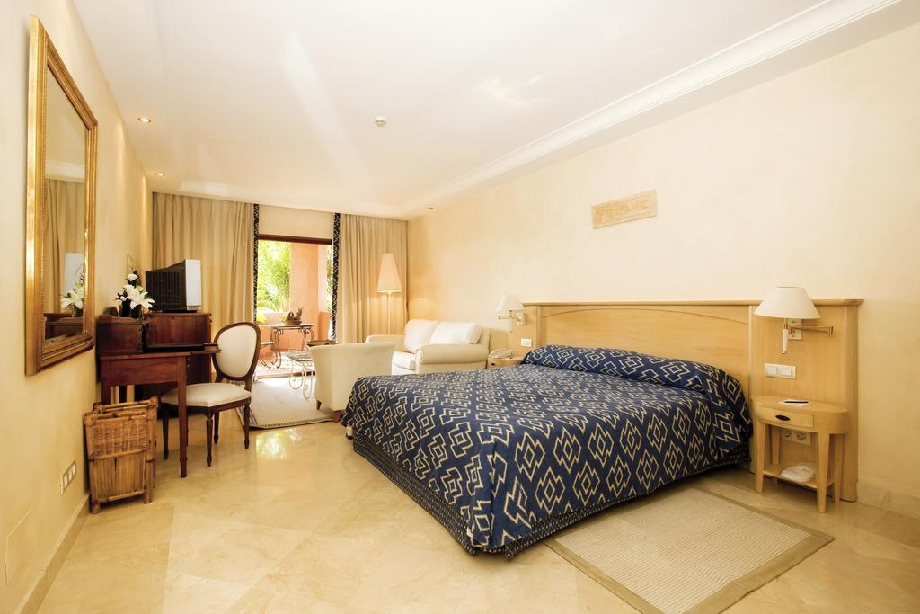 Bahia Beach Apartments 에스테포나 객실 사진