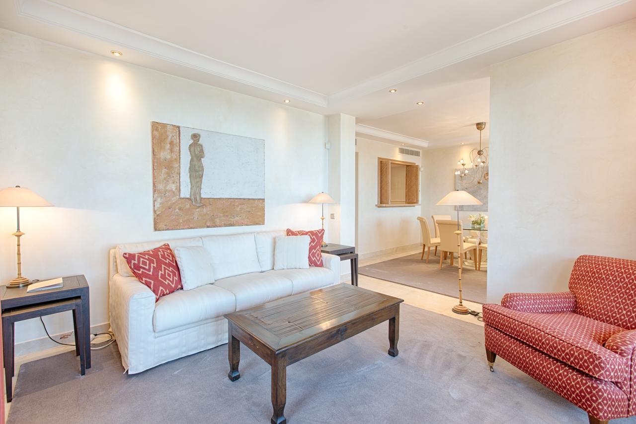 Bahia Beach Apartments 에스테포나 외부 사진