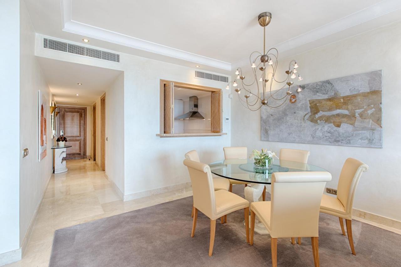 Bahia Beach Apartments 에스테포나 외부 사진