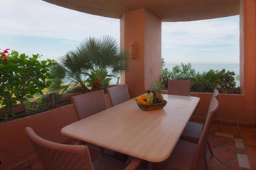 Bahia Beach Apartments 에스테포나 외부 사진