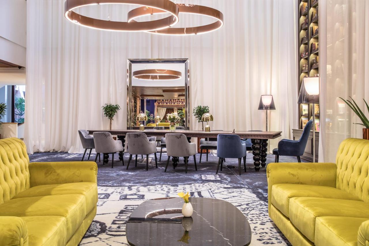 Bahia Beach Apartments 에스테포나 외부 사진